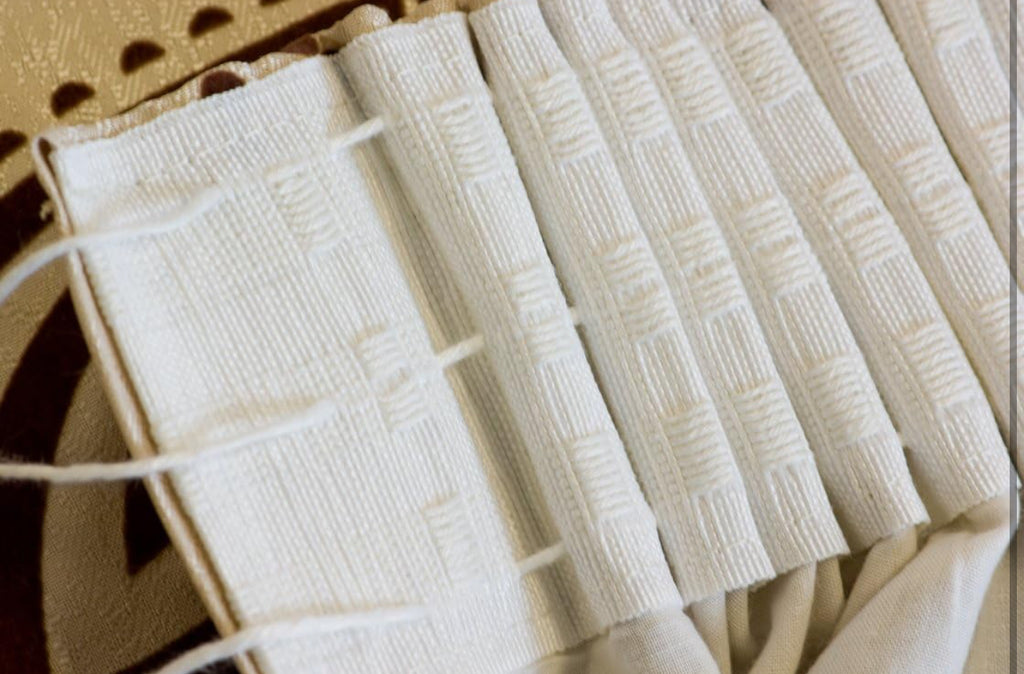 Heavy Weight Opulent Chenille Jacquard Pencil Pleat SINGLE Door Curtain, Period Style - Burgundy 66x90 (168x229cm) Please Note this is a SINGLE door curtain and not a pair